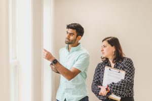 Agent selling a home